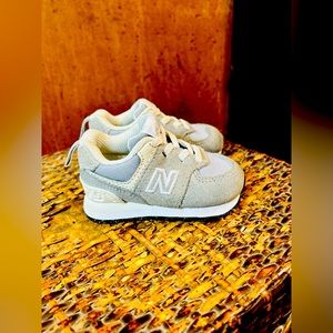 *Sold*New Balance Kid's 574 V1 Bungee Sneaker